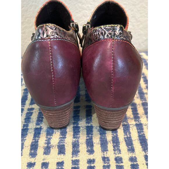 Artist Embossed Funky Leather Vintage Oxford Pumps - Picture 4 of 10